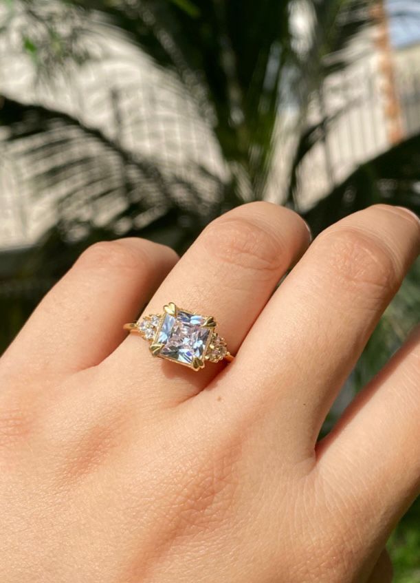 Anillo de compromiso "Destello Real"