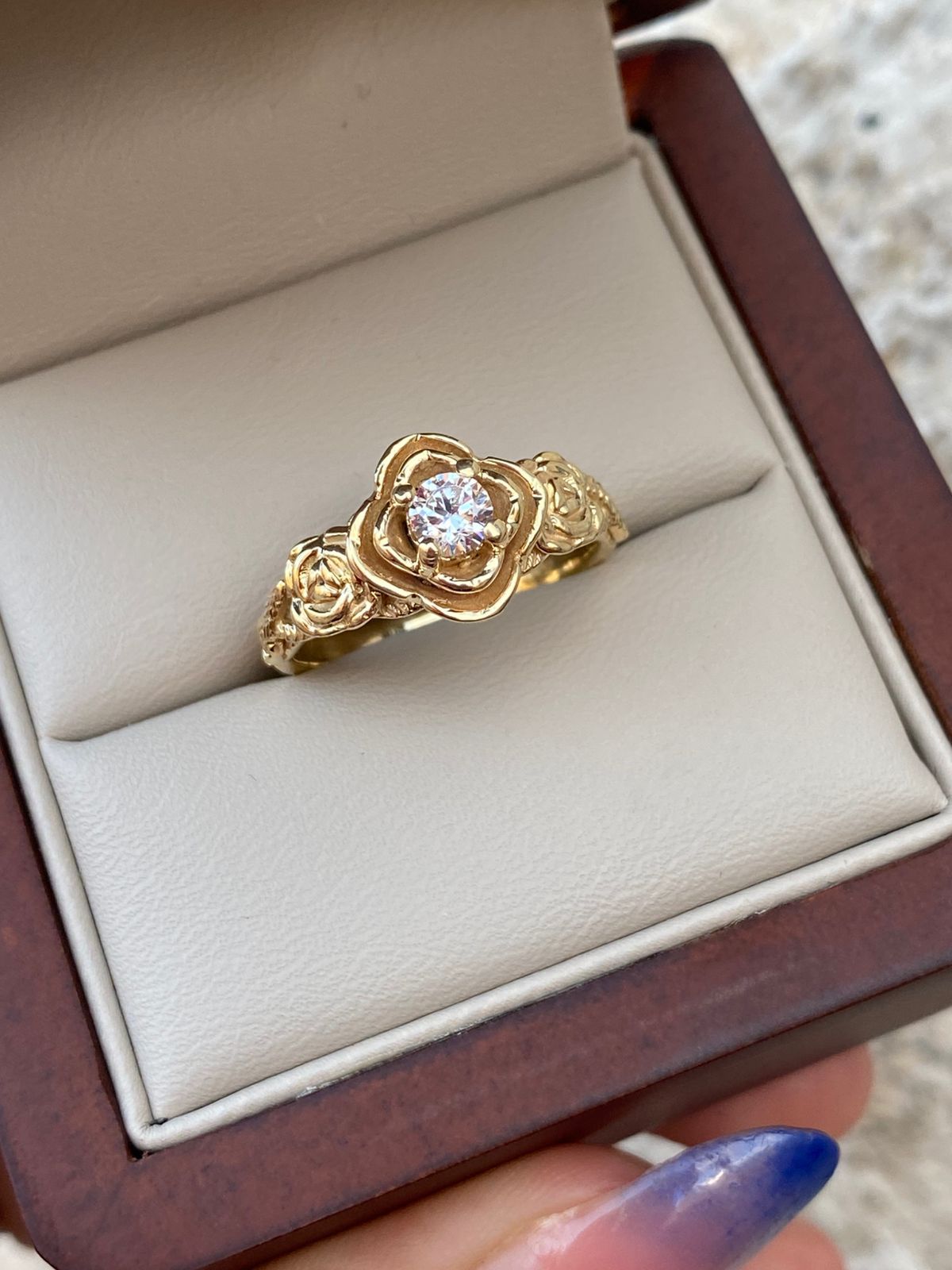 Anillo de compromiso "Flor de Amor"