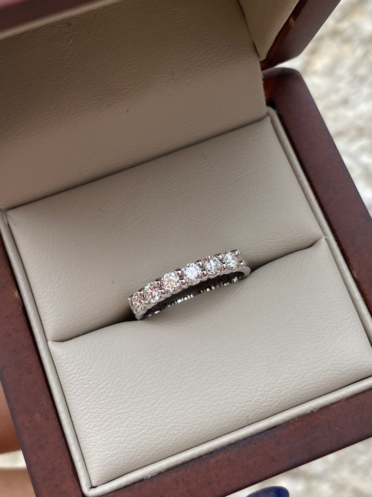 Anillo de compromiso "Eternity"