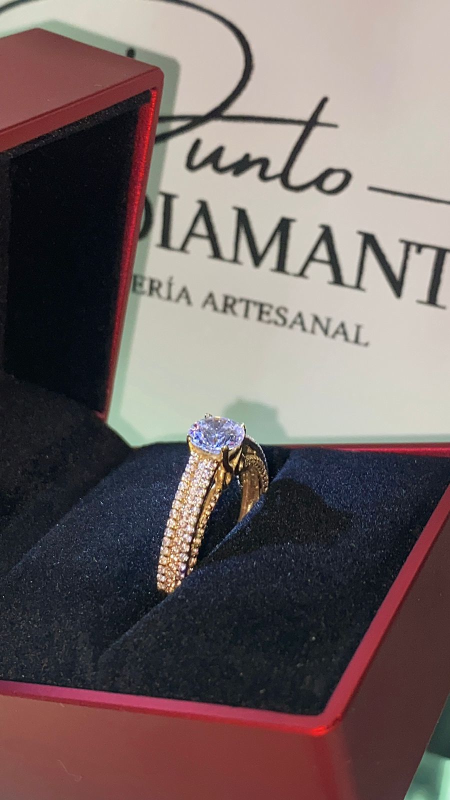 Anillo "Resplandor Infinito"