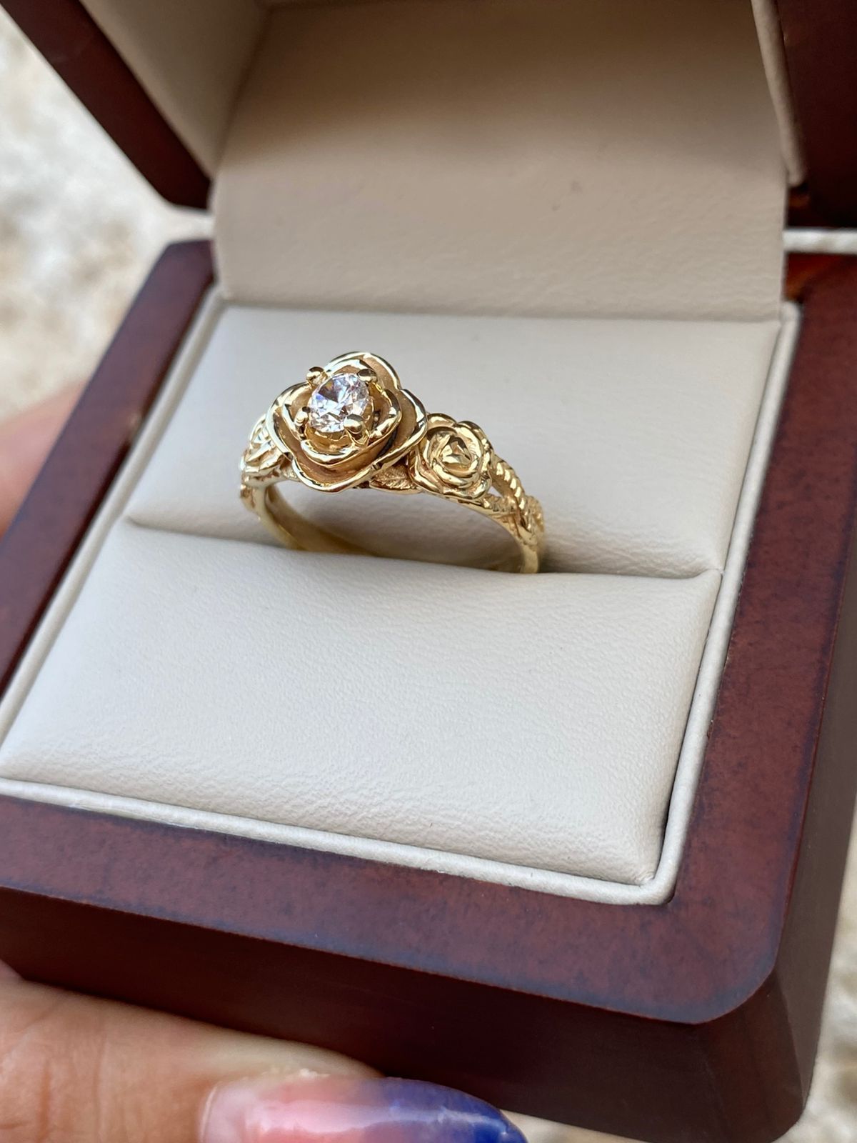 Anillo de compromiso "Flor de Amor"
