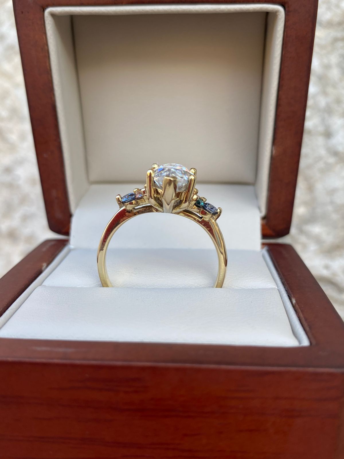 Anillo de compromiso "Aurora mística"