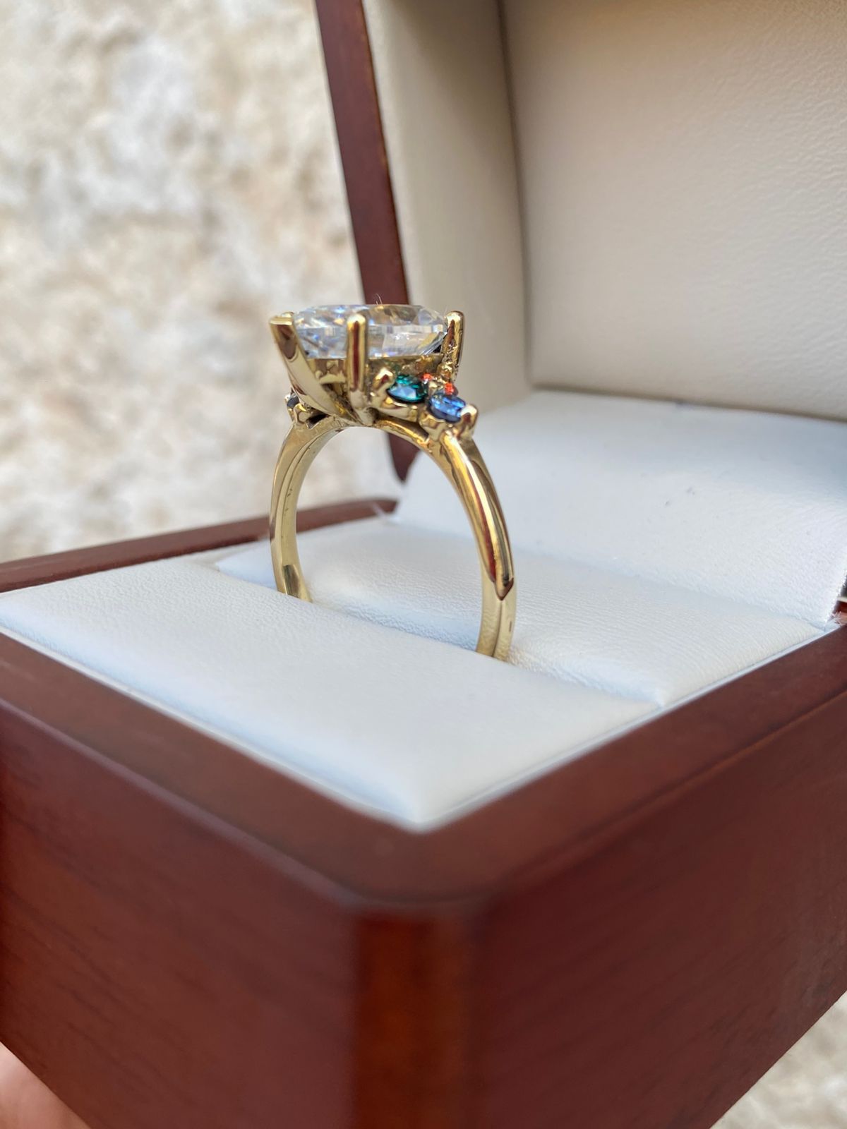 Anillo de compromiso "Aurora mística"