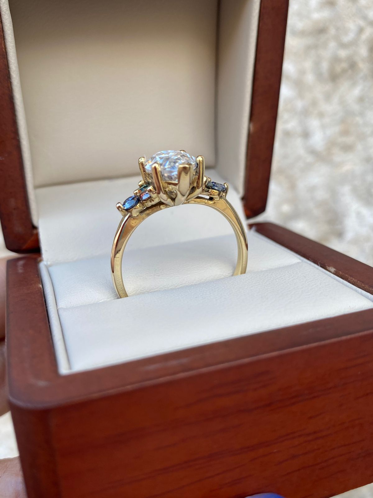 Anillo de compromiso "Aurora mística"